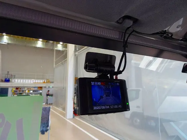 ドライブレコーダー|いすゞ エルフ 2RG-NMR88R(2WD)の写真16