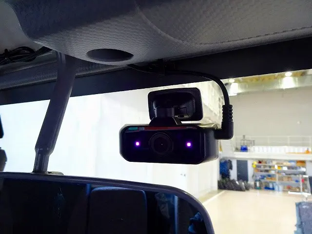 ドライブレコーダー|いすゞ エルフ 2RG-NMR88R(2WD)の写真17