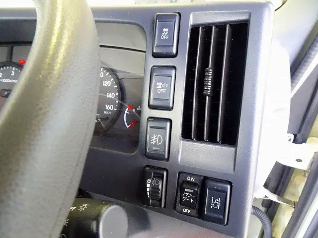 いすゞ エルフ 2RG-NMR88R(2WD)の写真21