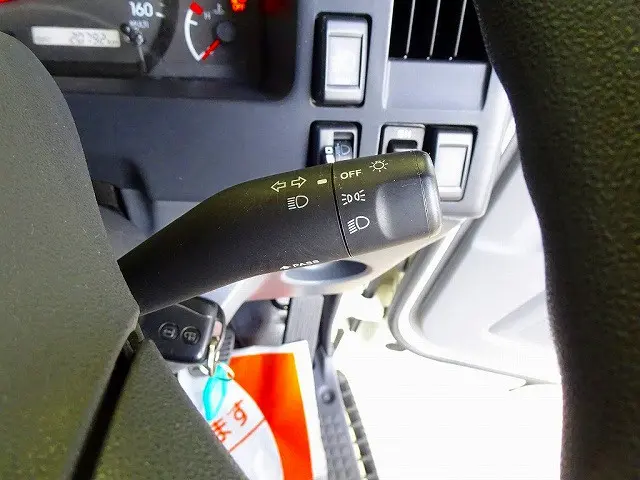 いすゞ エルフ 2RG-NMR88R(2WD)の写真23