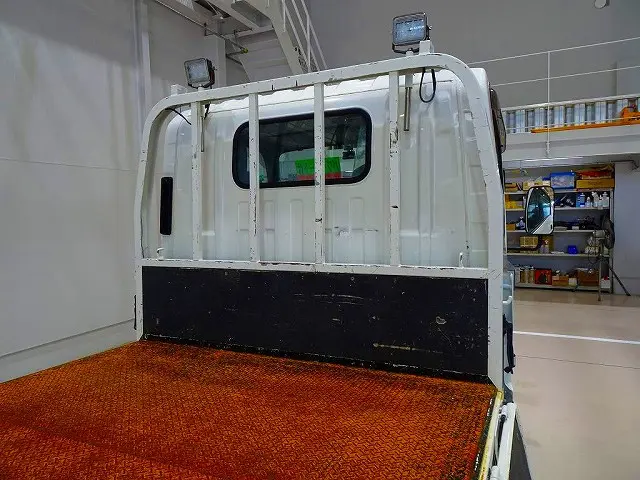 荷台内寸：352×180×38　三方開　左右セイコーラック　左右アオリ上部縞鋼板張り　ロープ穴3対　床縞鋼板張り　鳥居左右作業灯個　垂直PG/800kg付|いすゞ エルフ 2RG-NMR88R(2WD)の写真27