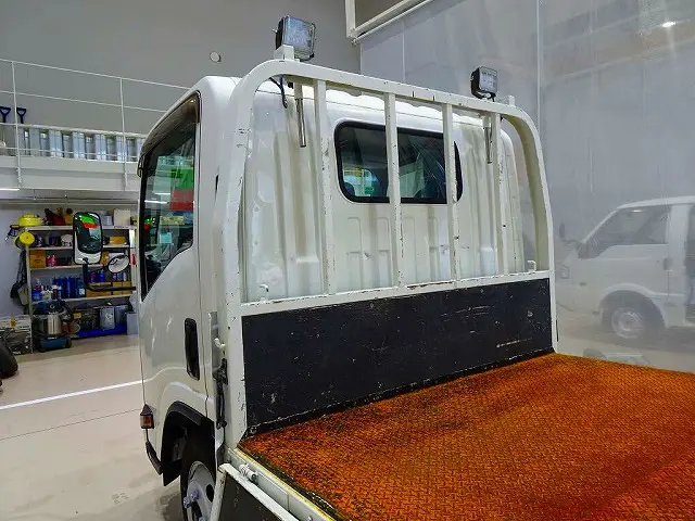 荷台内寸：352×180×38　三方開　左右セイコーラック　左右アオリ上部縞鋼板張り　ロープ穴3対　床縞鋼板張り　鳥居左右作業灯個　垂直PG/800kg付|いすゞ エルフ 2RG-NMR88R(2WD)の写真28