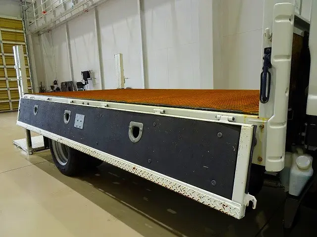 荷台内寸：352×180×38　三方開　左右セイコーラック　左右アオリ上部縞鋼板張り　ロープ穴3対　床縞鋼板張り　鳥居左右作業灯個　垂直PG/800kg付|いすゞ エルフ 2RG-NMR88R(2WD)の写真29
