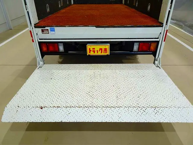 垂直パワーゲート　800kg　極東開発/V802C-1MKT2　長：100cm/有効長：90cm　幅：175cm　左右リア支柱PGスイッチ|いすゞ エルフ 2RG-NMR88R(2WD)の写真35