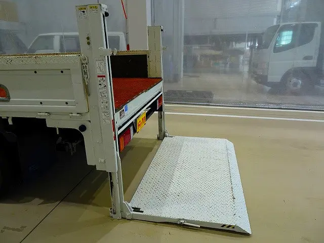 垂直パワーゲート　800kg　極東開発/V802C-1MKT2　長：100cm/有効長：90cm　幅：175cm　左右リア支柱PGスイッチ|いすゞ エルフ 2RG-NMR88R(2WD)の写真36