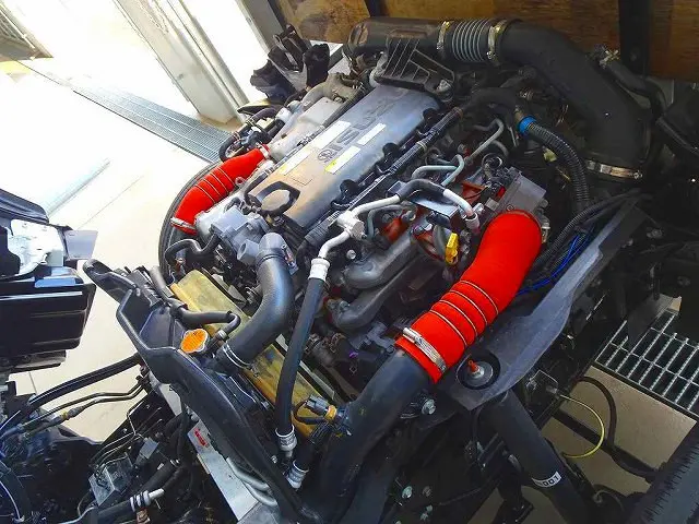 エンジンルーム|いすゞ エルフ 2RG-NMR88R(2WD)の写真42