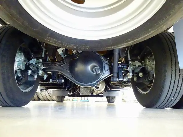 いすゞ エルフ 2RG-NMR88R(2WD)の写真46