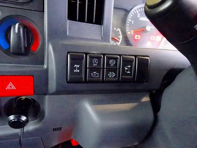 いすゞ エルフ TPG-NKS85A(4WD)の写真11