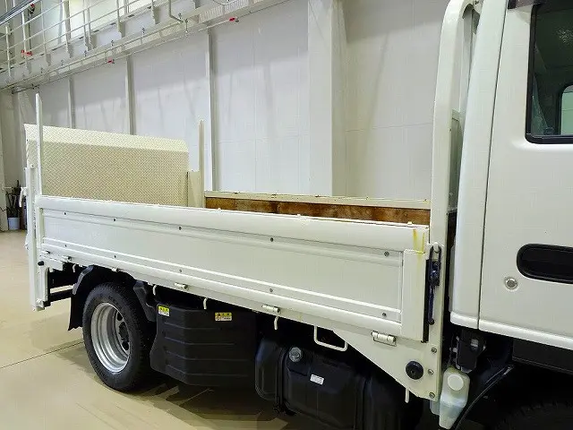 荷台内寸:307×162×38 三方開 床/前立て鳥居鉄板張り 垂直PG/600kg 長:100cm/有効長:87cm 幅:158cm 左リア支柱PG上下スイッチ 左シャシリアPGスイッチコード|いすゞ エルフ TPG-NKS85A(4WD)の写真19