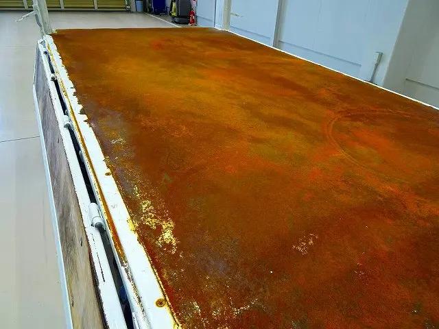 荷台内寸:307×162×38 三方開 床/前立て鳥居鉄板張り 垂直PG/600kg 長:100cm/有効長:87cm 幅:158cm 左リア支柱PG上下スイッチ 左シャシリアPGスイッチコード|いすゞ エルフ TPG-NKS85A(4WD)の写真24