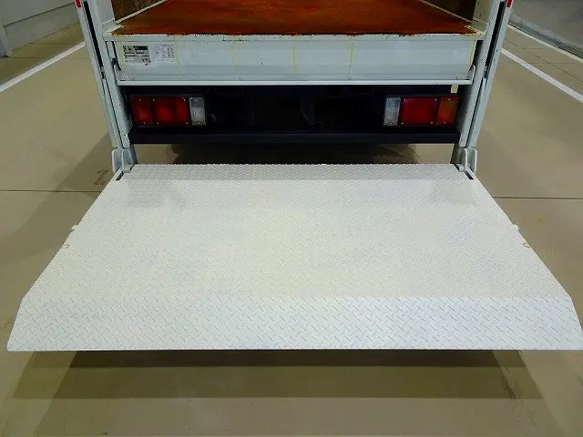 垂直パワーゲート 600kg 新明和/RE06-1133 長:100cm/有効長:87cm 幅:158cm 左リア支柱PG上下スイッチ 左シャシリアPGスイッチコード|いすゞ エルフ TPG-NKS85A(4WD)の写真29