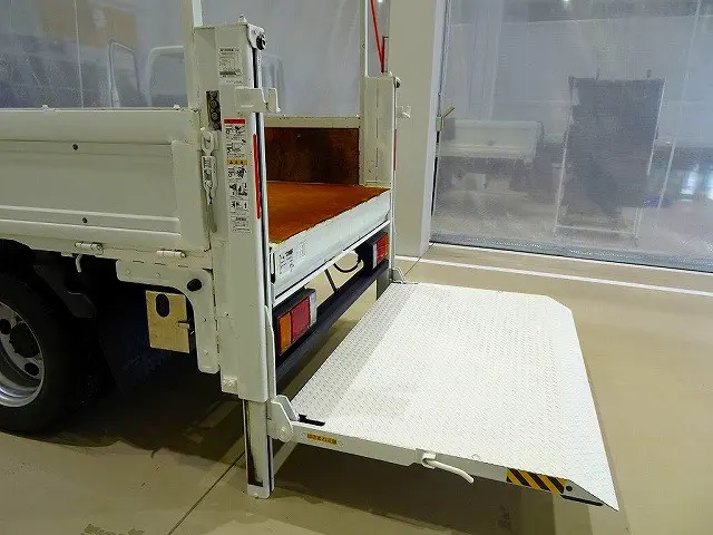 垂直パワーゲート 600kg 新明和/RE06-1133 長:100cm/有効長:87cm 幅:158cm 左リア支柱PG上下スイッチ 左シャシリアPGスイッチコード|いすゞ エルフ TPG-NKS85A(4WD)の写真30