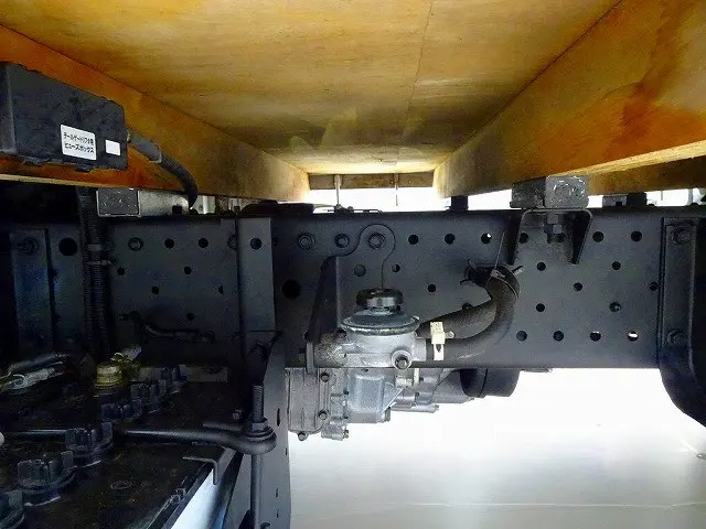 燃料タンク63L ※スペアタイヤ欠品 シャーシは 錆止め/マフラー塗装 仕上げに力を入れています。|いすゞ エルフ TPG-NKS85A(4WD)の写真38