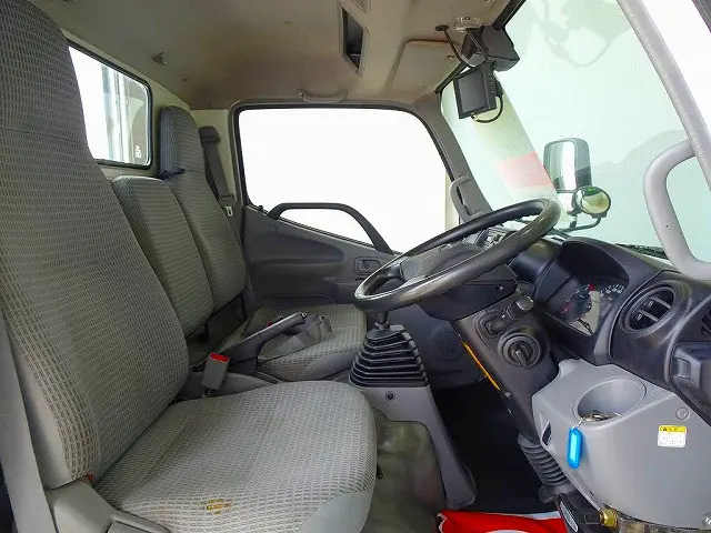 AC PS PW SRS ABS キーフリー 左右電格ミラー AM/FMラジオ ETC バックモニター ターボ 排気ブレーキ 車線逸脱警報装置 PCB フォグランプ TRC ハイルーフ|日野 デュトロ TKG-XZU655M(2WD)の写真6