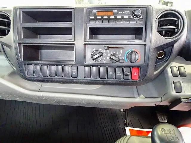 AC PS PW SRS ABS 集中ドアロック AM/FMラジオ ETC ターボ 排気ブレーキ フォグランプ ハイルーフ|トヨタ ダイナ TKG-XZU720(2WD)の写真10