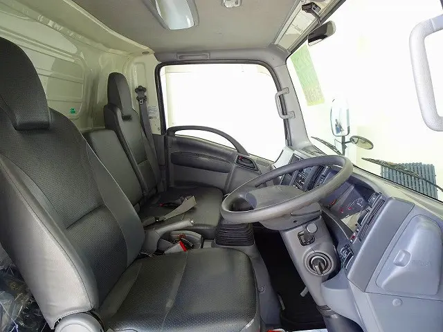 AC　PS　PW　SRS　ABS　キーフリー　左電格ミラー　AM/FMラジオ　ターボ　排気ブレーキ　アイドリングストップ　トラクションコントロール　室内蛍光灯|いすゞ エルフ TPG-NPR85YN(2WD)の写真10