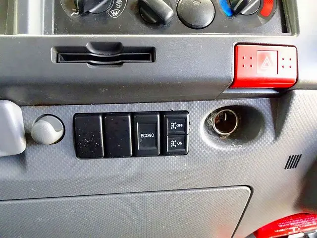 いすゞ エルフ TPG-NPR85YN(2WD)の写真16