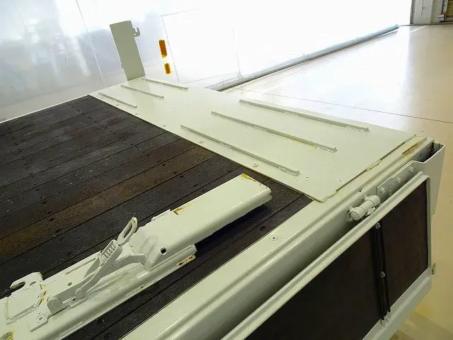 リアブル積み加工　リアアオリ支柱脱着可|いすゞ エルフ TPG-NPR85YN(2WD)の写真32