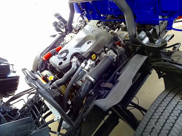 エンジンルーム|いすゞ エルフ TPG-NPR85YN(2WD)の写真42