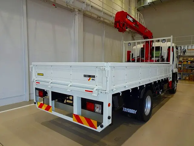 お問合せ管理No.E311　R7 フォワード 1.9t 4WD 標準ベッド付 ユニック3段セルフクレーン付 210ps 未使用車|いすゞ フォワード 2RG-FRS90J4(4WD)の写真7