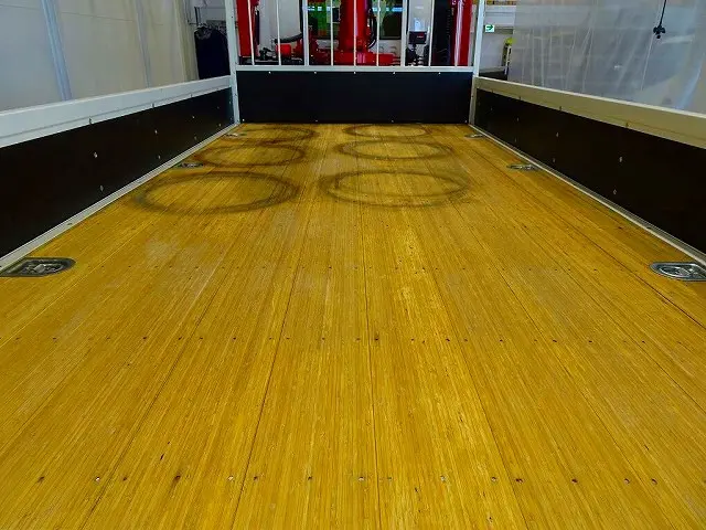 荷台内寸：466×218×40　三方開　横ねた13本　埋め込みフック4対　鳥居作業灯2個　リアブル積み加工/3t日軽アルミブリッジ3600ｍｍ2本　荷台用幌シート　ユニック3段2.9t吊セルフクレーン|いすゞ フォワード 2RG-FRS90J4(4WD)の写真21