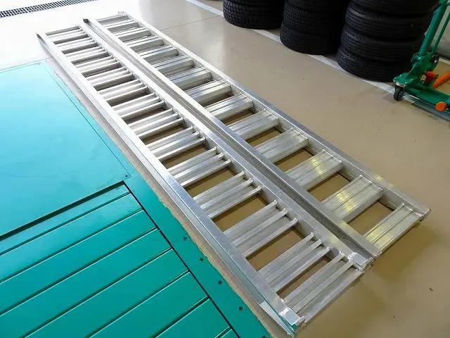 3t日軽アルミブリッジ3600ｍｍ2本|いすゞ フォワード 2RG-FRS90J4(4WD)の写真49