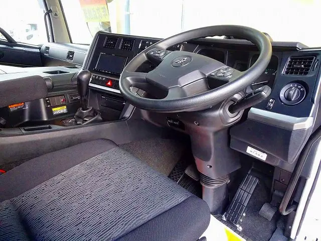 オートAC PS PW SRS ABS キーフリー 左電格ミラー/ヒーター/ワイパー/左右電動角度調整 エアサスシート/肘掛け 社外ナビ/フルセグ ETC バックモニター ドラレコ デジタコ|三菱 スーパーグレート 2KG-FS70HZ(8x4)の写真5