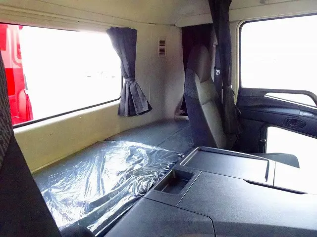 2人乗り ベッド付 室内LED灯/カーテン フロア7MT|三菱 スーパーグレート 2KG-FS70HZ(8x4)の写真7