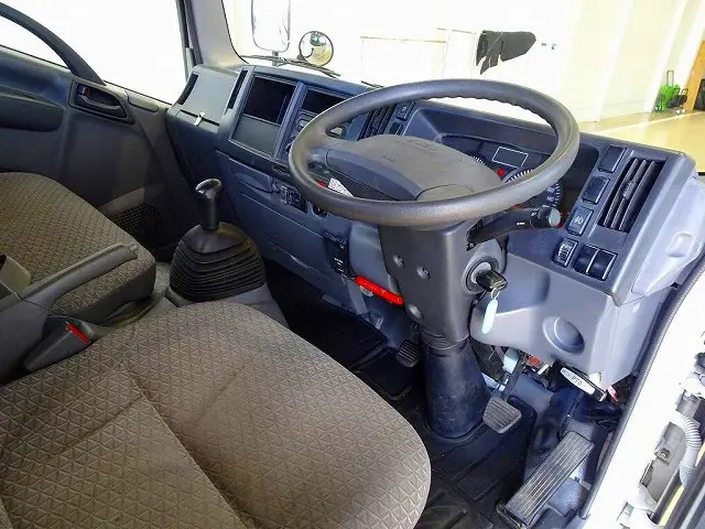 いすゞ エルフ TRG-NMR85R(2WD)の写真5