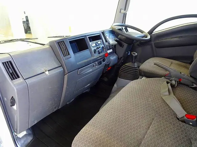 いすゞ エルフ TRG-NMR85R(2WD)の写真7