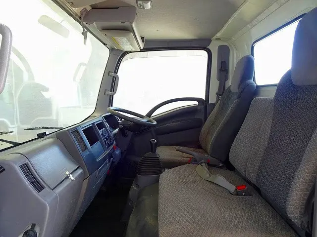 いすゞ エルフ TRG-NMR85R(2WD)の写真8