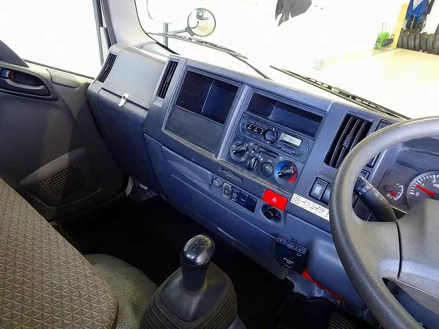 いすゞ エルフ TRG-NMR85R(2WD)の写真9