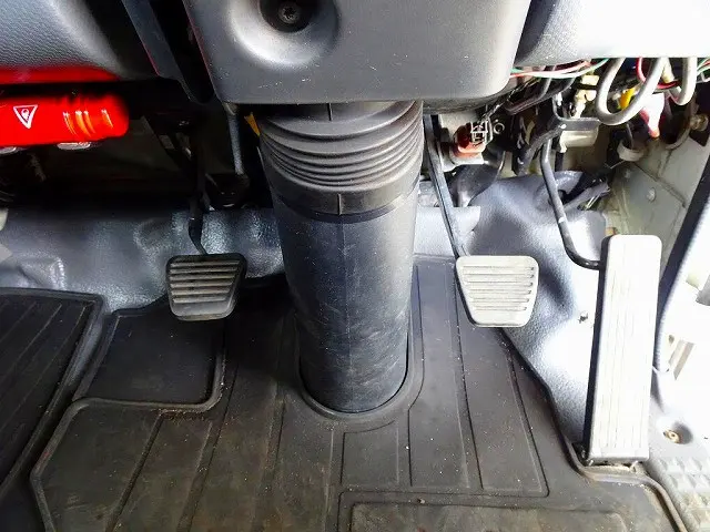 いすゞ エルフ TRG-NMR85R(2WD)の写真16