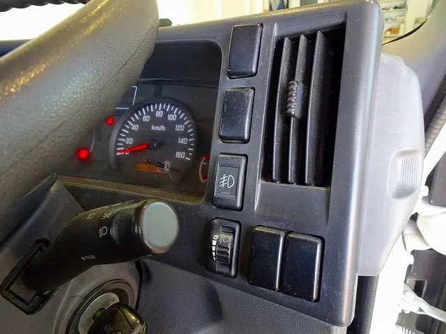 いすゞ エルフ TRG-NMR85R(2WD)の写真17