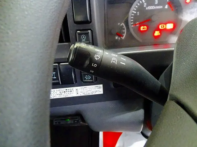 いすゞ エルフ TRG-NMR85R(2WD)の写真18