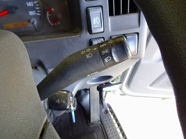 いすゞ エルフ TRG-NMR85R(2WD)の写真19