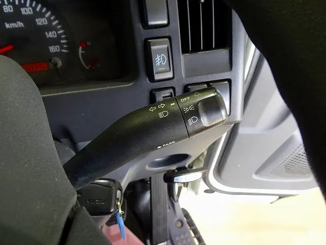 いすゞ エルフ TRG-NMR85R(2WD)の写真19