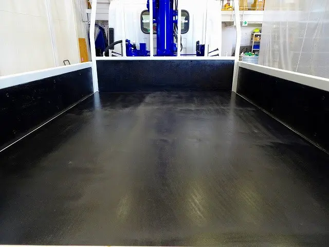 いすゞ エルフ TRG-NMR85R(2WD)の写真20