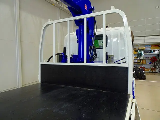 荷台内寸：285×180×38　三方開　床鉄板張り　リアアオリチェーン2個　タダノ4段 2.6t吊りクレーン付|いすゞ エルフ TRG-NMR85R(2WD)の写真23