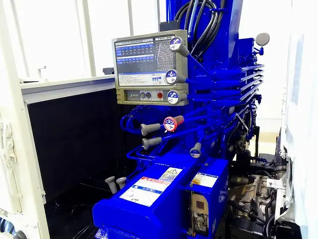 いすゞ エルフ TRG-NMR85R(2WD)の写真28