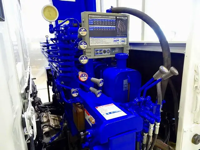 いすゞ エルフ TRG-NMR85R(2WD)の写真31