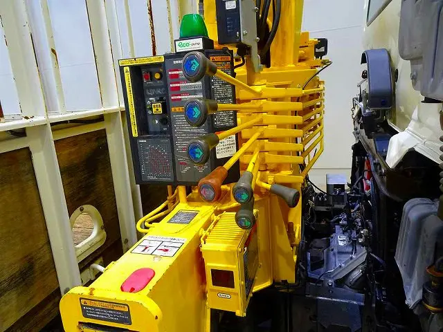 ユニック4段　2.9t吊り　URU374N　ラジコン/フックイン付　差し違いアウトリガー　未格納警報装置　エコポンプ付　※令和 7年 7月クレーン年次点検済|日野 レンジャー TKG-FC9JKAP(2WD)の写真32