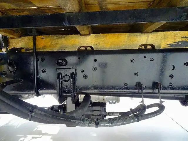 燃料タンク100L　クレーン足場板2枚　シャーシは 錆止め/マフラー塗装 仕上げに力を入れています。|日野 レンジャー TKG-FC9JKAP(2WD)の写真39