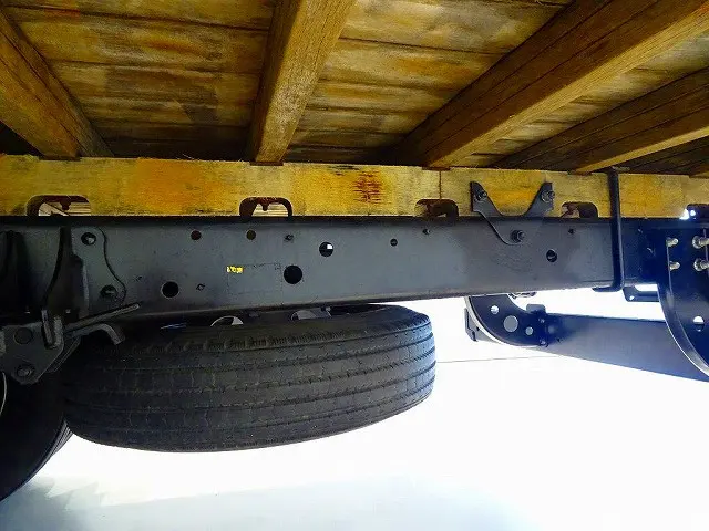 燃料タンク100L　クレーン足場板2枚　シャーシは 錆止め/マフラー塗装 仕上げに力を入れています。|日野 レンジャー TKG-FC9JKAP(2WD)の写真42