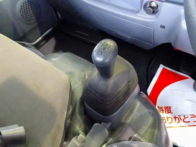 フロア6MT|いすゞ エルフ TKG-NKR85N(2WD)の写真12