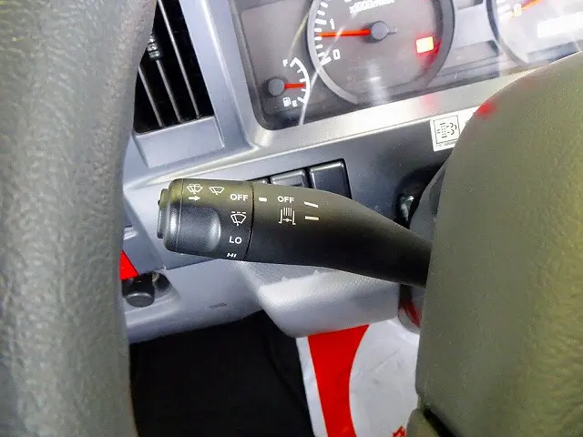 いすゞ エルフ TKG-NKR85N(2WD)の写真15