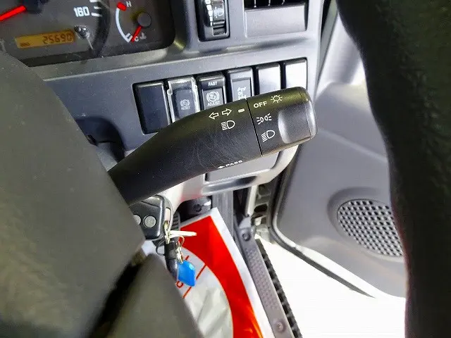 いすゞ エルフ TKG-NKR85N(2WD)の写真16