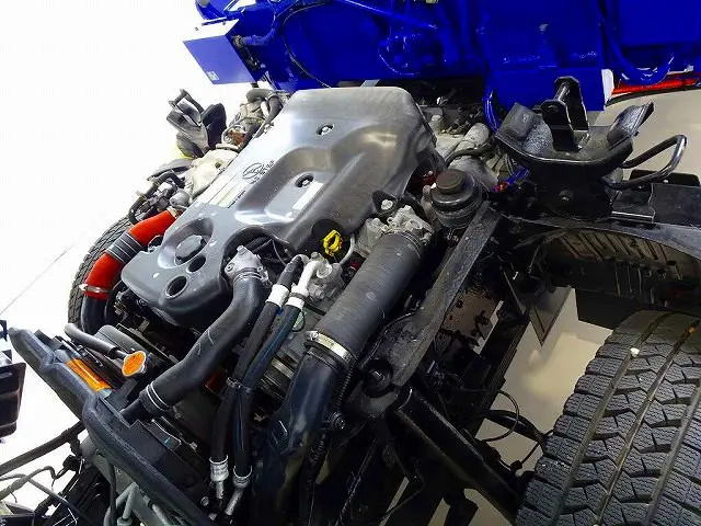 エンジンルーム|いすゞ エルフ TKG-NKR85N(2WD)の写真34