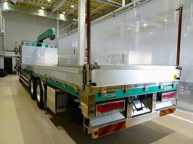 お問合せ管理No.E745 R3 ギガ 12.1t 3軸 2デフ アルミブロック タダノ4段クレーン付 リアエアサス 380ps|いすゞ ギガ 2PG-CYY77C(6x4)の写真4