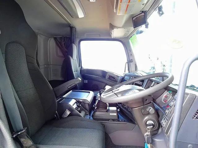 排気ブレーキ E/Gリターダ デフロック クルーズコントロール HSA 車線逸脱警報装置 PCB アルミホイール フォグランプ ASR 室内LED灯/カーテン|いすゞ ギガ 2PG-CYY77C(6x4)の写真6